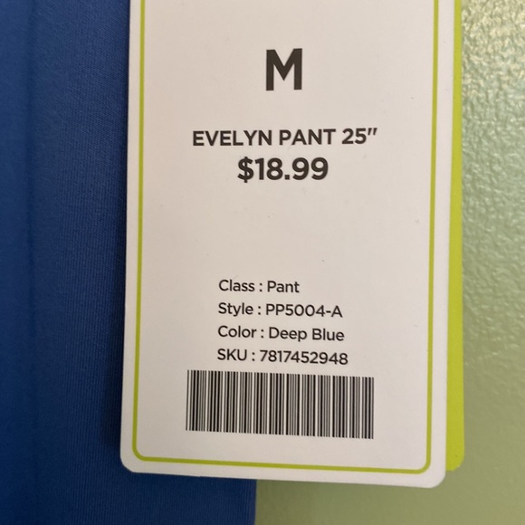 Fitness leggings. NWT - Picture 3 of 4